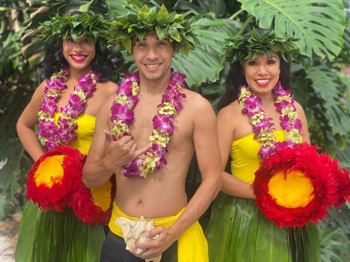 Polynesian Proud dancers.